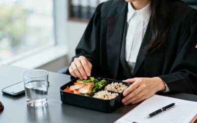 How to Eat Mindfully When Stressed (Lawyer’s Field Guide)